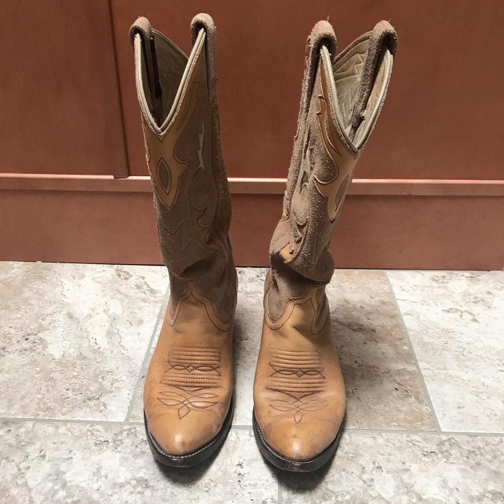 suede & leather cowboy boots ⭐️